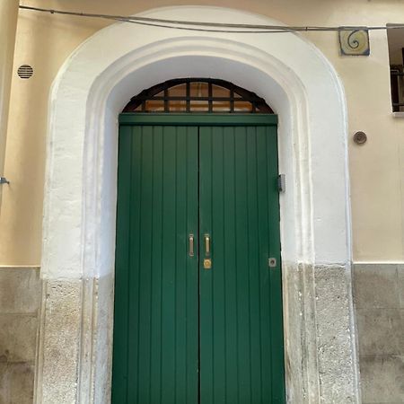 Il Serafino Holiday Suites Bari Esterno foto