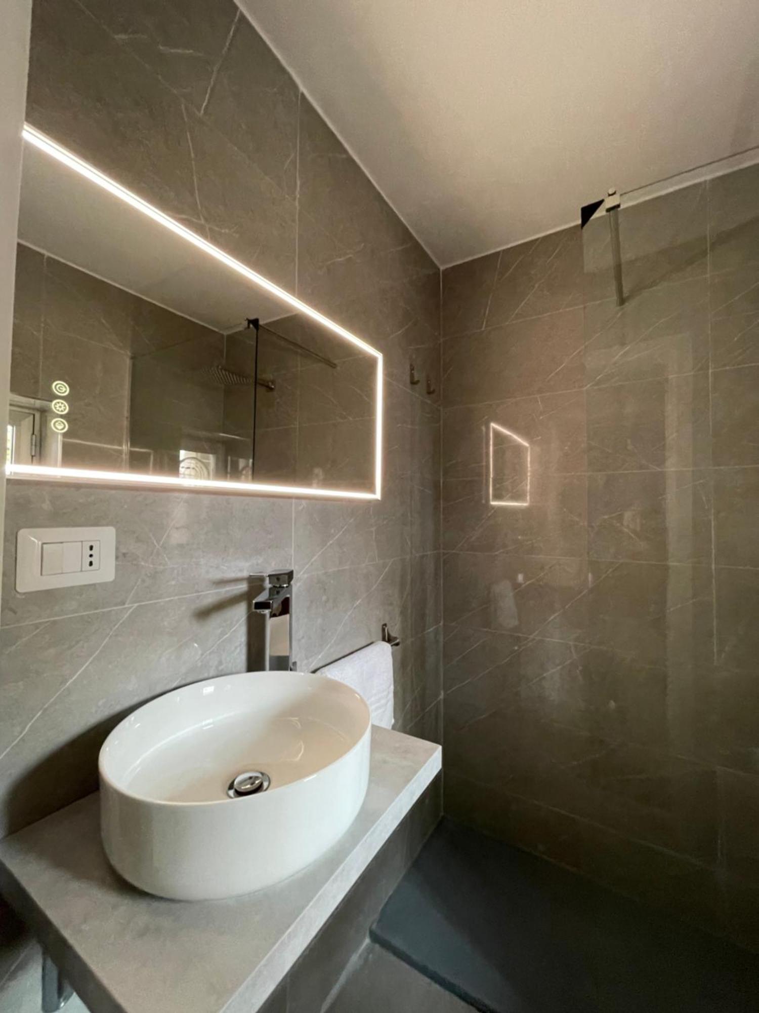 Il Serafino Holiday Suites Bari Esterno foto