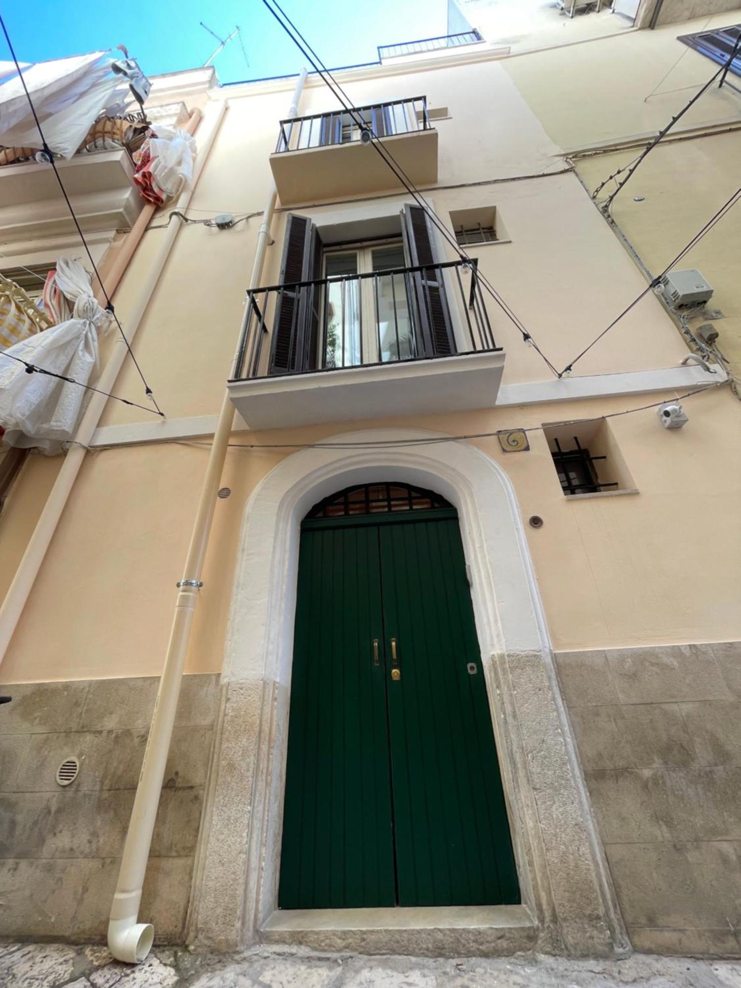 Il Serafino Holiday Suites Bari Esterno foto