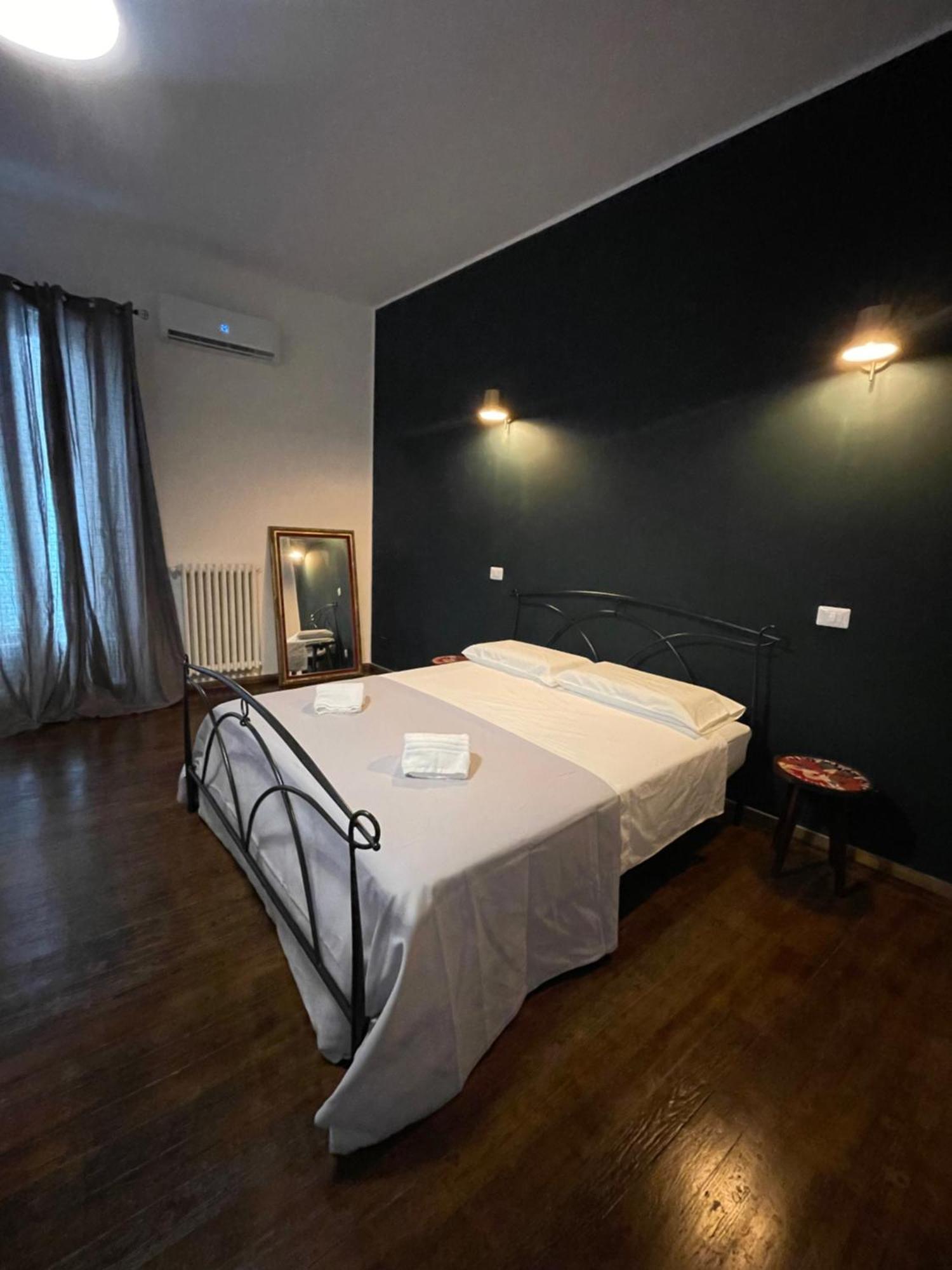Il Serafino Holiday Suites Bari Esterno foto